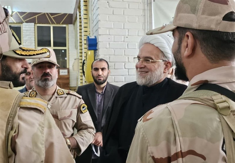 نماینده ولی‌فقیه در جمع مرزبانان نقطه صفر مرزی مریوان+تصاویر