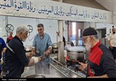 پخت و توزیع غذای گرم توسط مرکز نیکوکاری و دارالایتام هیأت ابوالفضلی بیرجند