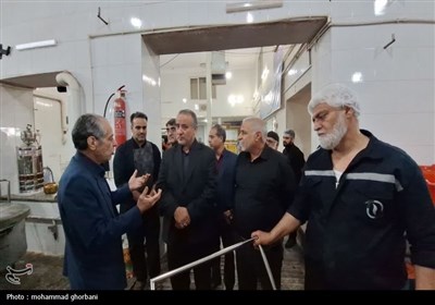 پخت و توزیع غذای گرم توسط مرکز نیکوکاری و دارالایتام هیأت ابوالفضلی بیرجند