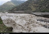 بارش شدید و سیلاب در مسیر رحیم آباد و اشکورات گیلان