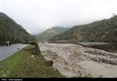 بارش شدید و سیلاب در مسیر رحیم آباد و اشکورات گیلان