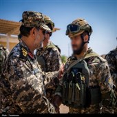 بازدید دریادار تنگسیری از یگانهای عملیاتی و تهاجمی نیروی دریایی سپاه در خلیج فارس و تنگه هرمز