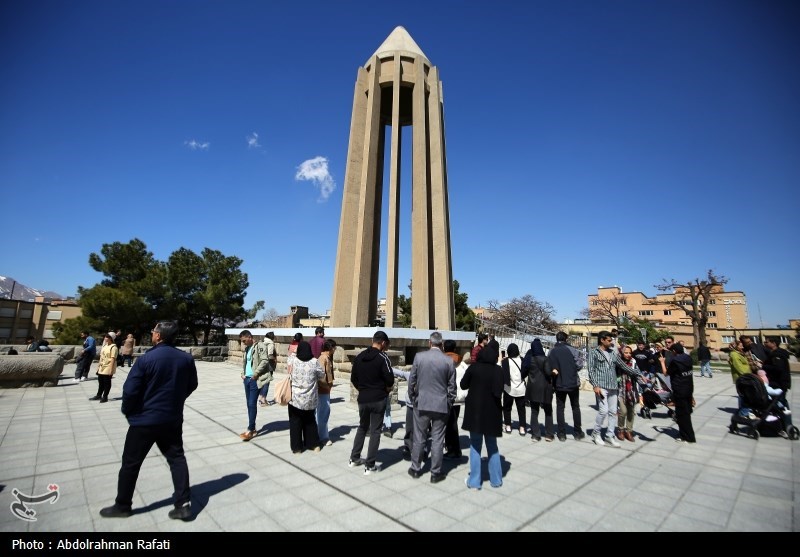 The Tomb of Avicenna: One of The Notable Tourist Attractions in Iran&apos;s Hamedan