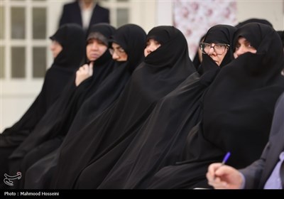 نشست جمعی از بانوان با رئیس مجلس شورای اسلامی