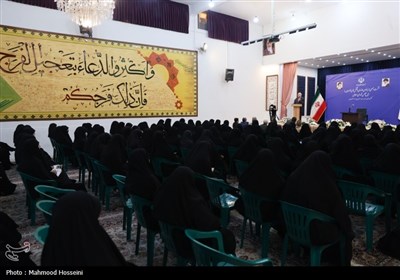 نشست جمعی از بانوان با رئیس مجلس شورای اسلامی