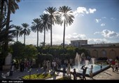 گردشگران نوروزی در مجموعه حافظیه و باغ نارنجستان قوام شیراز