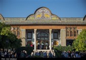 گردشگران نوروزی در مجموعه حافظیه و باغ نارنجستان قوام شیراز