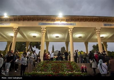 گردشگران نوروزی در مجموعه حافظیه و باغ نارنجستان قوام شیراز