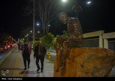 گردشگران نوروزی در مجموعه حافظیه و باغ نارنجستان قوام شیراز