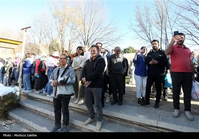 مسافران نوروزی در کاخ چهلستون اصفهان
