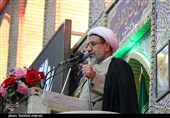 امام جمعه کرمان: سرنوشت کشور را به مذاکرات گره نزنید