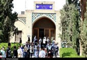 حضور پرشور مسافران نوروزی در ابنیه تاریخی کاشان+تصاویر