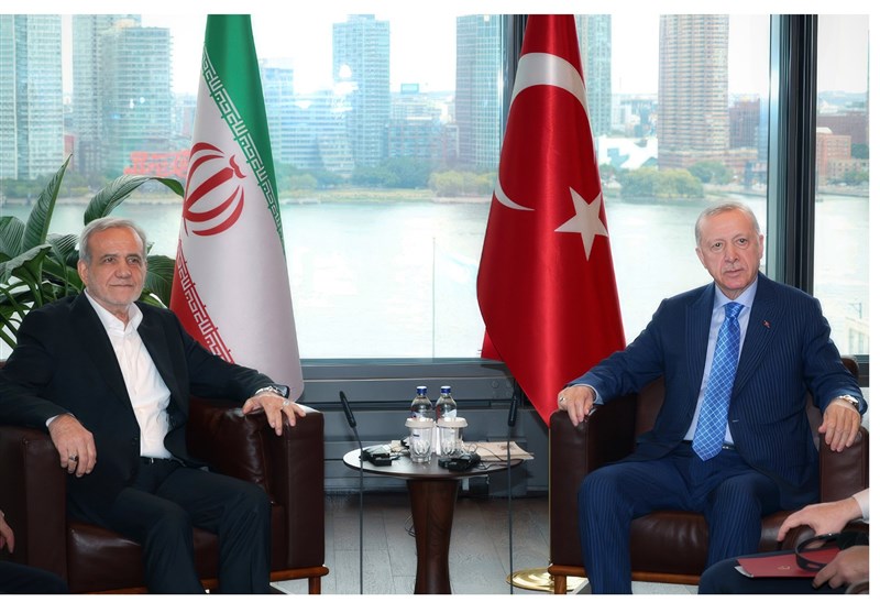 Iranian, Turkish Presidents Arrange to Discuss Regional, Int’l Issues