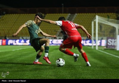 دیدار تیم‌های فوتبال شمس آذر و پرسپولیس