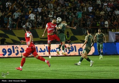 دیدار تیم‌های فوتبال شمس آذر و پرسپولیس