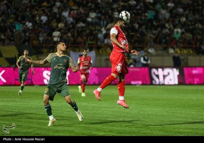 دیدار تیم‌های فوتبال شمس آذر و پرسپولیس