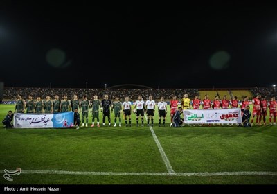 دیدار تیم‌های فوتبال شمس آذر و پرسپولیس