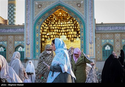 نماز عید سعید فطر در امامزاده پنج تن لویزان