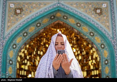 نماز عید سعید فطر در امامزاده پنج تن لویزان