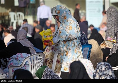 نماز عید سعید فطر در امامزاده پنج تن لویزان