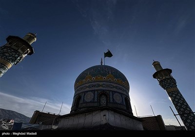 نماز عید سعید فطر در امامزاده پنج تن لویزان