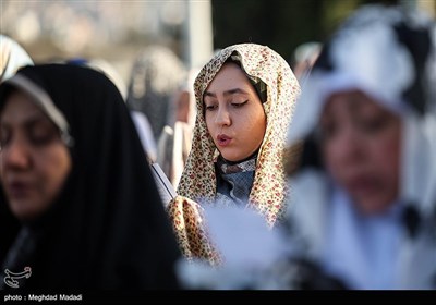 نماز عید سعید فطر در امامزاده پنج تن لویزان