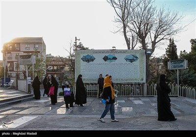نماز عید سعید فطر در امامزاده پنج تن لویزان