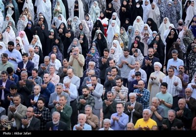 نماز،جمعه،عيد،قربان،اقامه،نمازگزاران،صبح،روز،تهران