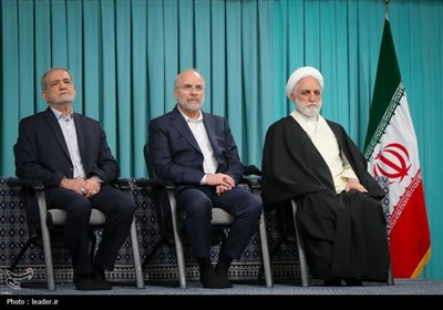 دیدار جمعی از مسئولان و سفرای کشورهای اسلامی با رهبرمعظم انقلاب