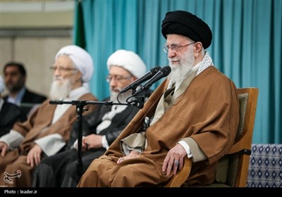 دیدار جمعی از مسئولان و سفرای کشورهای اسلامی با رهبرمعظم انقلاب