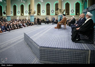 دیدار جمعی از مسئولان و سفرای کشورهای اسلامی با رهبرمعظم انقلاب