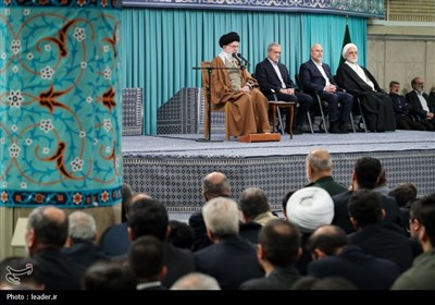 دیدار جمعی از مسئولان و سفرای کشورهای اسلامی با رهبرمعظم انقلاب