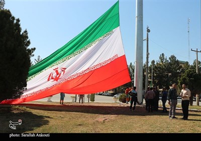 اهتزاز پرچم مقدس جمهوری اسلامی در پایتخت مقاومت جهان اسلام