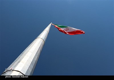 اهتزاز پرچم مقدس جمهوری اسلامی در پایتخت مقاومت جهان اسلام