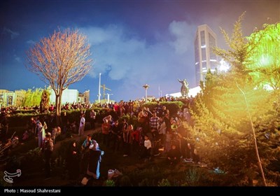 مراسم نورافشانی در پل طبیعت