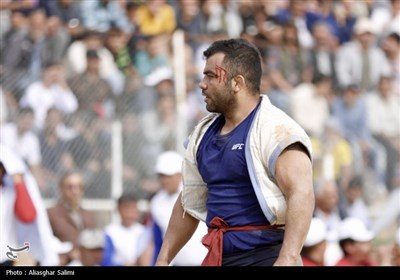مسابقات کشتی با چوخه گود زینل خان اسفراین
