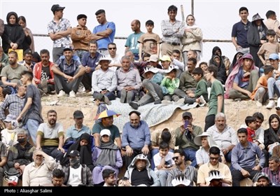 مسابقات کشتی با چوخه گود زینل خان اسفراین