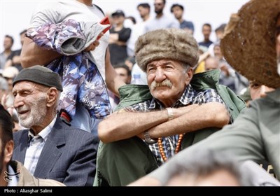 مسابقات کشتی با چوخه گود زینل خان اسفراین