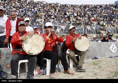 مسابقات کشتی با چوخه گود زینل خان اسفراین