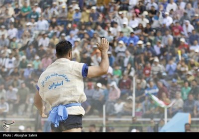 مسابقات کشتی با چوخه گود زینل خان اسفراین