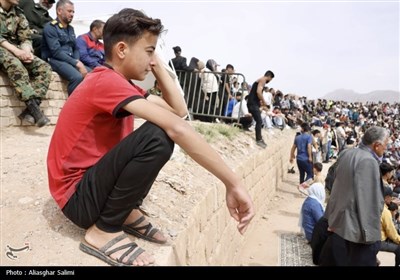 مسابقات کشتی با چوخه گود زینل خان اسفراین