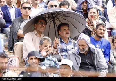 مسابقات کشتی با چوخه گود زینل خان اسفراین
