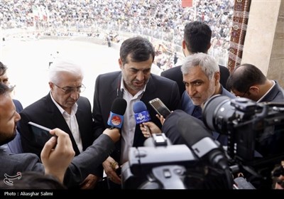 مسابقات کشتی با چوخه گود زینل خان اسفراین
