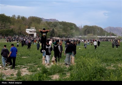 شادی و نشاط مردم اصفهان از بازشدن زاینده‌رود