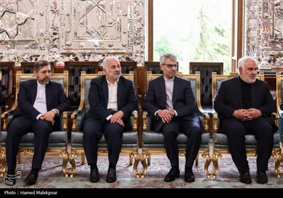 دیدار نوروزی جمعی از مسئولان نظام با رئیس مجلس شورای اسلامی
