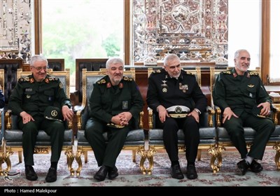 دیدار نوروزی جمعی از مسئولان نظام با رئیس مجلس شورای اسلامی