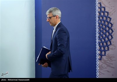 اولین نشست خبری اسماعیل بقائی سخنگوی وزارت امور خارجه جمهوری اسلامی ایران در سال 1404 