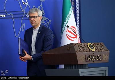 اولین نشست خبری اسماعیل بقائی سخنگوی وزارت امور خارجه جمهوری اسلامی ایران در سال 1404 