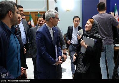 اولین نشست خبری اسماعیل بقائی سخنگوی وزارت امور خارجه جمهوری اسلامی ایران در سال 1404 