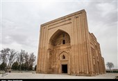 قبة هارونیة: شاهد تاریخی فی قلب طوس القدیمة